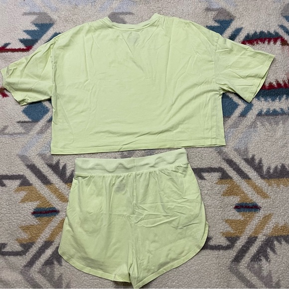 Colsie Women's Yellow Lounge Set w/ Crop Top & Shorts Sz Small - Picture 8 of 8